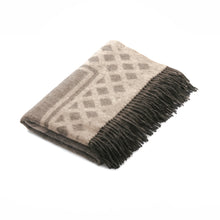 Laden Sie das Bild in den Galerie-Viewer, Lammwolldecke