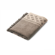 Laden Sie das Bild in den Galerie-Viewer, Lammwolldecke