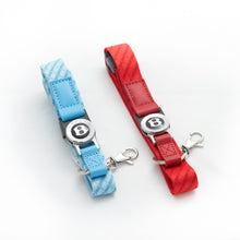 Laden Sie das Bild in den Galerie-Viewer, Bentley 2 in 1 Schlüsselanhänger in 3 Farben erhältlich (weiß/rot/blau)